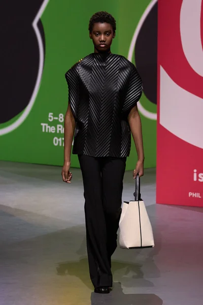 Look 24